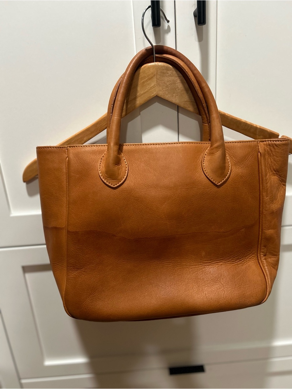 Classic Leather Tote Bag - Tan